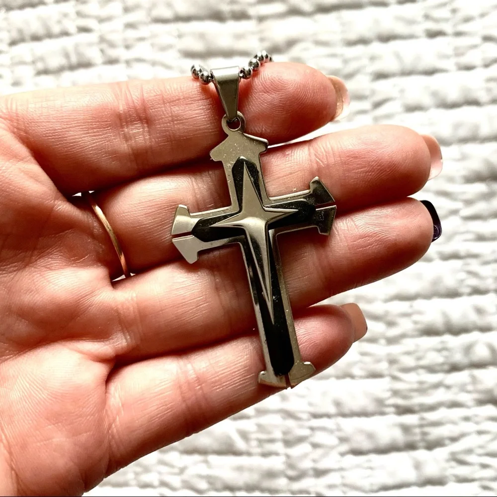 Cross chain/pendant